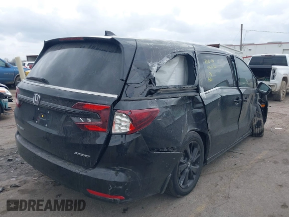 2024 Honda Odyssey Sport with VIN 5FNRL6H75RB056176, listed as a IAAI auction lot 41701547 with 10,660 mi miles and . Bid and sale history available at DreamBid. Image 4.