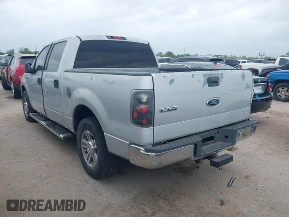 2005 Ford F-150 XLT with VIN 1FTPW12595KD95822, listed as a IAAI auction lot 41939179 with 266,307 mi miles. Bid and sale history available at carsss.com. Image 3.