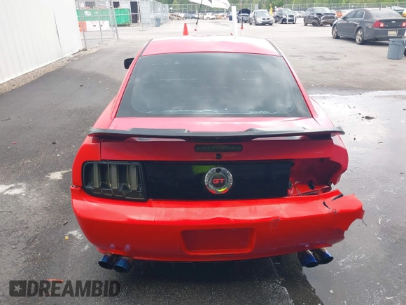 2006 Ford Mustang GT Deluxe z VIN 1ZVFT82HX65243603, wystawiony jako IAAI lot #42251021 z przebiegiem Nie podano mil oraz . Historia ofert i sprzedaży dostępna na DreamBid. Obrazek 16.