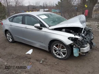 2018 Ford Fusion SE z VIN 3FA6P0LU3JR141401, wystawiony jako IAAI lot #41718444 z przebiegiem Nie podano mil oraz . Historia ofert i sprzedaży dostępna na DreamBid. Obrazek 1.