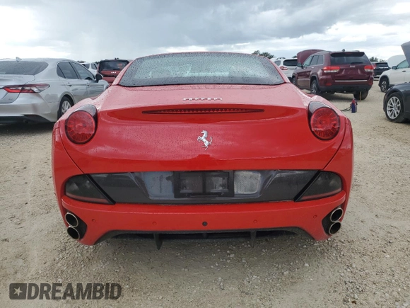 2014 Ferrari California z VIN ZFF65TJA9E0196713, wystawiony jako Copart lot #73682984 z przebiegiem Nie podano mil oraz Nie do naprawy. Historia ofert i sprzedaży dostępna na DreamBid. Obrazek 6.
