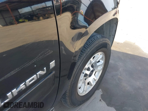 2008 GMC Yukon SLT w/4SB with VIN 1GKFC13J18R260916, listed as a IAAI auction lot 41261518 with 221,104 mi miles. Bid and sale history available at carsss.com. Image 19.