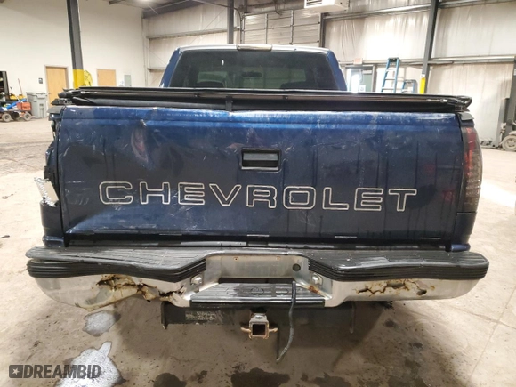 1998 Chevrolet C/K 1500 with VIN 1GCEC19M1WE128395, listed as a Copart auction lot 46939195 with 105,996 mi miles and Salvage Title. Bid and sale history available at carsss.com. Image 6.