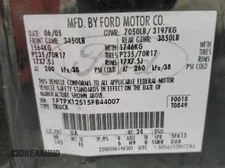 2005 Ford F-150 XLT z VIN 1FTPX12515FB44007, wystawiony jako Copart lot #54070015 z przebiegiem 153 580 mil mil oraz Szkoda całkowita • Salvage title. Historia ofert i sprzedaży dostępna na DreamBid. Obrazek 12.
