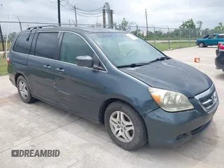 2005 Honda Odyssey EX-L z VIN 5FNRL38645B115699, wystawiony jako IAAI lot #42212481 z przebiegiem 236 420 mil mil oraz . Historia ofert i sprzedaży dostępna na DreamBid. Obrazek 1.