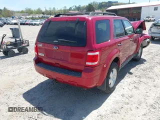 2011 Ford Escape XLT z VIN 1FMCU9D79BKB50978, wystawiony jako IAAI lot #42065969 z przebiegiem 156 619 mil mil oraz . Historia ofert i sprzedaży dostępna na DreamBid. Obrazek 4.