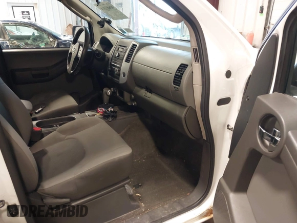 2012 Nissan Xterra S z VIN 5N1AN0NW6CC515246, wystawiony jako IAAI lot #41607518 z przebiegiem 133 787 mil mil oraz . Historia ofert i sprzedaży dostępna na DreamBid. Obrazek 5.