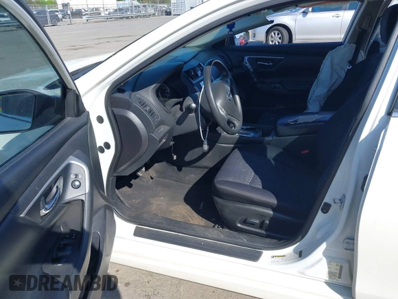 2016 Nissan Altima SR with VIN 1N4AL3AP0GC187327, listed as a IAAI auction lot 42001667 with 175,649 mi miles and . Bid and sale history available at carsss.com. Image 5.