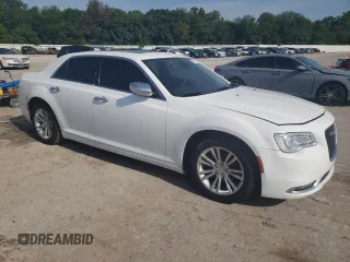 2020 Chrysler 300 Limited with VIN 2C3CCAEG5LH124463, listed as a Copart auction lot 67393734 with 104,833 mi miles and Salvage Title. Bid and sale history available at DreamBid. Image 4.