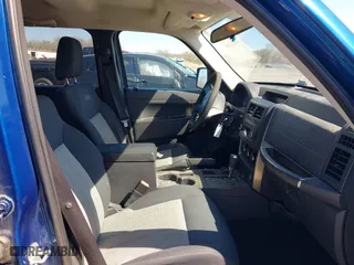 2009 Jeep Liberty Sport with VIN 1J8GN28K69W533457, listed as a IAAI auction lot 41831960 with 185,403 mi miles. Bid and sale history available at carsss.com. Image 5.
