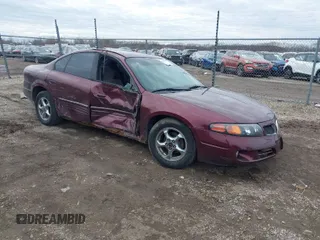 2005 Pontiac Bonneville SE with VIN 1G2HX52KX5U147991, listed as a IAAI auction lot 41517795 with 182,467 mi miles. Bid and sale history available at carsss.com. Image 1.