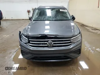 2023 Volkswagen Tiguan SE z VIN 3VVMB7AX5PM029437, wystawiony jako Copart lot #44902825 z przebiegiem 54 167 mil mil oraz Szkoda całkowita • Salvage title. Historia ofert i sprzedaży dostępna na DreamBid. Obrazek 5.