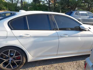 2023 BMW 5 Series M550i xDrive with VIN WBA13BK04PCL88909, listed as a IAAI auction lot 42045994 with 27,729 mi miles and . Bid and sale history available at DreamBid. Image 14.