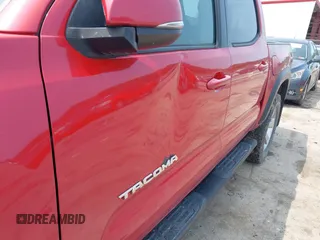 2017 Toyota Tacoma SR5 z VIN 3TMCZ5AN5HM066093, wystawiony jako IAAI lot #42370102 z przebiegiem 115 327 mil mil oraz . Historia ofert i sprzedaży dostępna na DreamBid. Obrazek 17.