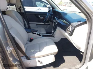 2015 Mercedes-Benz GLK-Class GLK 350 with VIN WDCGG5HB9FG347334, listed as a IAAI auction lot 41840757 with 81,587 mi miles. Bid and sale history available at carsss.com. Image 5.