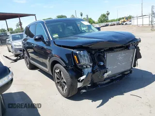 2025 Kia Telluride S z VIN 5XYP64GC4SG623557, wystawiony jako IAAI lot #42385589 z przebiegiem 1 538 mil mil oraz . Historia ofert i sprzedaży dostępna na DreamBid. Obrazek 1.
