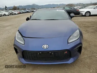 2024 Toyota GR86 with VIN JF1ZNBB16R9752214, listed as a Copart auction lot 42644345 with 12,238 mi miles and Salvage Title. Bid and sale history available at carsss.com. Image 5.