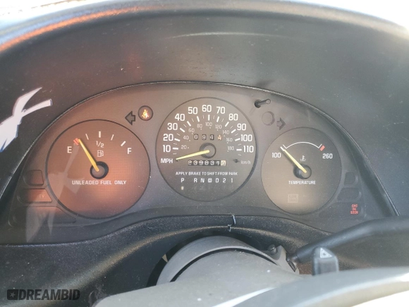 1998 Chevrolet Lumina with VIN 2G1WL52M8W9203045, listed as a Copart auction lot 81092264 with 239,831 mi miles and Salvage Title. Bid and sale history available at carsss.com. Image 9.