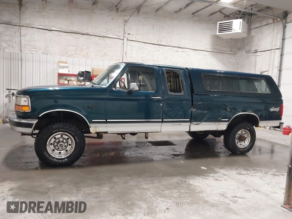 1997 Ford F-250 HD with VIN 1FTHX26G0VEB12354, listed as a IAAI auction lot 42033876 with Not Provided miles. Bid and sale history available at carsss.com. Image 14.