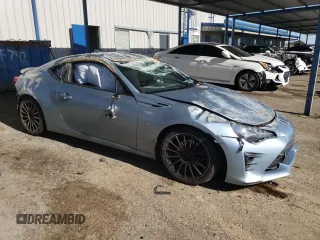 2020 Toyota 86 with VIN JF1ZNAA12L8751795, listed as a Copart auction lot 44229985 with 54,427 mi miles and Salvage Title. Bid and sale history available at carsss.com. Image 4.