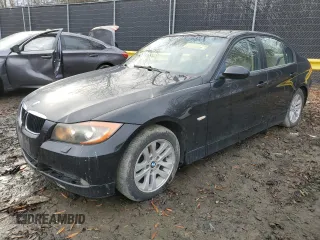 2007 BMW 3 Series 328xi z VIN WBAVC73547KP34696, wystawiony jako Copart lot #86283334 z przebiegiem 137 511 mil mil oraz Nie do naprawy • Non repairable. Historia ofert i sprzedaży dostępna na DreamBid. Obrazek 1.