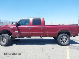 2006 Ford F-250 XL z VIN 1FTSW21PX6EB11939, wystawiony jako IAAI lot #42272711 z przebiegiem 190 835 mil mil oraz . Historia ofert i sprzedaży dostępna na DreamBid. Obrazek 14.