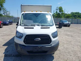2018 Ford Transit z VIN 1FDBF8ZM8JKA99681, wystawiony jako IAAI lot #42656275 z przebiegiem 65 897 mil mil oraz . Historia ofert i sprzedaży dostępna na DreamBid. Obrazek 12.