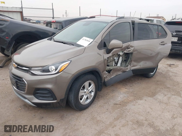2022 Chevrolet Trax LT with VIN KL7CJLSM2NB563216, listed as a IAAI auction lot 41702010 with 19,937 mi miles. Bid and sale history available at carsss.com. Image 17.