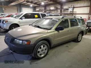 2002 Volvo V70 with VIN YV1SZ58D821063857, listed as a Copart auction lot 82989034 with 0 mi miles and Salvage Title. Bid and sale history available at carsss.com. Image 1.