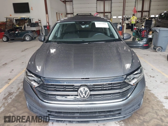 2024 Volkswagen Jetta S with VIN 3VW5M7BU2RM039540, listed as a IAAI auction lot 42422981 with 17,568 mi miles and . Bid and sale history available at DreamBid. Image 13.