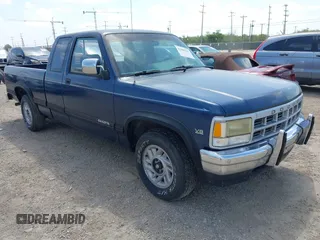 1992 Dodge Dakota z VIN 1B7GL23Y6NS508858, wystawiony jako IAAI lot #42380225 z przebiegiem 177 280 mil mil oraz . Historia ofert i sprzedaży dostępna na DreamBid. Obrazek 1.