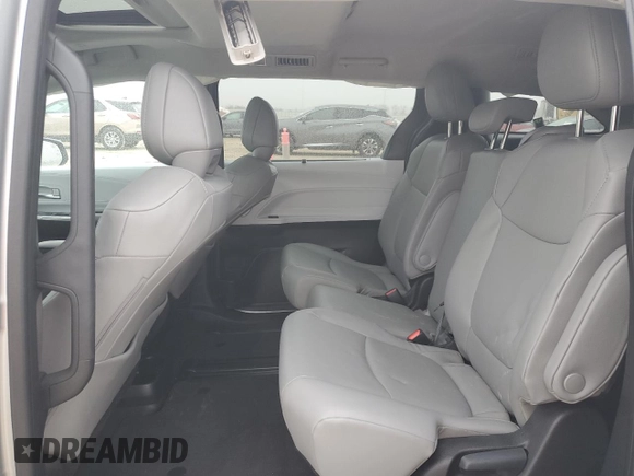 2025 Toyota Sienna XLE with VIN 5TDJRKEC2SS234150, listed as a Copart auction lot 43014285 with 5,996 mi miles and Salvage Title. Bid and sale history available at carsss.com. Image 11.