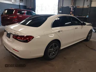 2023 Mercedes-Benz E 350 z VIN W1KZF8EB2PB137329, wystawiony jako IAAI lot #42160967 z przebiegiem 8 718 mil mil oraz . Historia ofert i sprzedaży dostępna na DreamBid. Obrazek 4.
