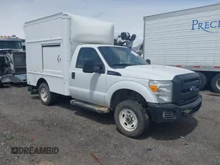 2015 Ford F-250 XL z VIN 1FDBF2B67FED21660, wystawiony jako IAAI lot #42014093 z przebiegiem 560 205 mil mil oraz . Historia ofert i sprzedaży dostępna na DreamBid. Obrazek 1.