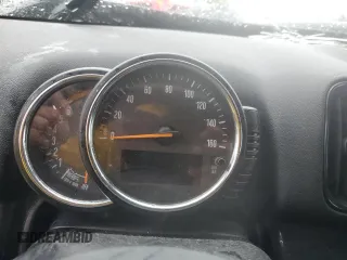 2017 MINI Countryman Cooper S z VIN WMZYT3C38H3D98136, wystawiony jako Copart lot #73299934 z przebiegiem Nie podano mil oraz Szkoda całkowita • Salvage title. Historia ofert i sprzedaży dostępna na DreamBid. Obrazek 9.