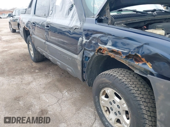 2004 Chevrolet Avalanche Z71 with VIN 3GNEK12T24G138368, listed as a IAAI auction lot 41989295 with 258,351 mi miles. Bid and sale history available at carsss.com. Image 6.