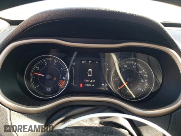 2015 Jeep Cherokee Sport с VIN 1C4PJLAB8FW632067, выставлен на аукционе Copart как лот 61998835 с пробегом 119 050 миль миль и Чистый • Clean title. История ставок и продаж доступна на DreamBid. Изображение 9.