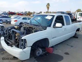 2001 Chevrolet Silverado 1500 LS with VIN 1GCEC19T61Z209787, listed as a IAAI auction lot 41473145 with 1 mi miles. Bid and sale history available at carsss.com. Image 6.