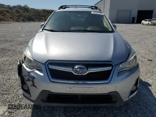 2017 Subaru Crosstrek Premium with VIN JF2GPADC8H8268958, listed as a Copart auction lot 59991925 with 68,637 mi miles and Salvage title. Bid and sale history available at DreamBid. Image 5.