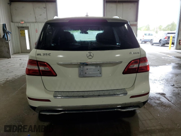 2012 Mercedes-Benz M 350 z VIN 4JGDA5HBXCA013141, wystawiony jako Copart lot #57474815 z przebiegiem 130 060 mil mil oraz Szkoda całkowita • Salvage title. Historia ofert i sprzedaży dostępna na DreamBid. Obrazek 6.