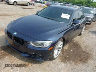 2013 BMW 3 Series 335i xDrive с VIN WBA3B9C53DJ465713, выставлен на аукционе IAAI как лот 42485856 с пробегом 106 716 миль миль и . История ставок и продаж доступна на DreamBid. Изображение 17.