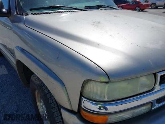 2000 Chevrolet Suburban LT with VIN 3GNFK16T0YG114431, listed as a IAAI auction lot 42059206 with 266,582 mi miles. Bid and sale history available at carsss.com. Image 17.