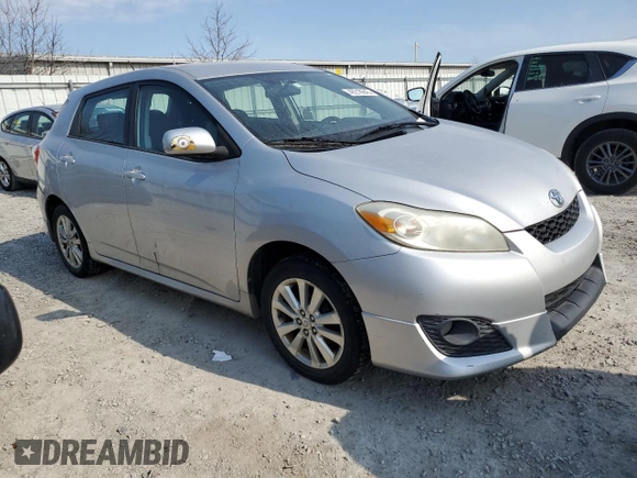 2010 Toyota Matrix z VIN 2T1KU4EE7AC475743, wystawiony jako Copart lot #49216945 z przebiegiem Nie podano mil oraz Czysty tytuł • Clean title. Historia ofert i sprzedaży dostępna na DreamBid. Obrazek 4.