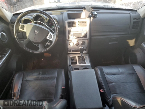 2008 Dodge Nitro R/T z VIN 1D8GU58608W151536, wystawiony jako Copart lot #84263054 z przebiegiem 140 795 mil mil oraz Szkoda całkowita • Salvage title. Historia ofert i sprzedaży dostępna na DreamBid. Obrazek 8.