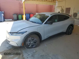 2023 Ford Mustang Mach-E Select z VIN 3FMTK1RM6PMA30769, wystawiony jako Copart lot #53820885 z przebiegiem 50 776 mil mil oraz Szkoda całkowita • Salvage title. Historia ofert i sprzedaży dostępna na DreamBid. Obrazek 1.