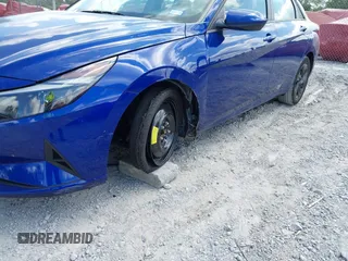 2023 Hyundai Elantra SEL z VIN 5NPLM4AG0PH117112, wystawiony jako IAAI lot #42311209 z przebiegiem 20 223 mil mil oraz . Historia ofert i sprzedaży dostępna na DreamBid. Obrazek 6.