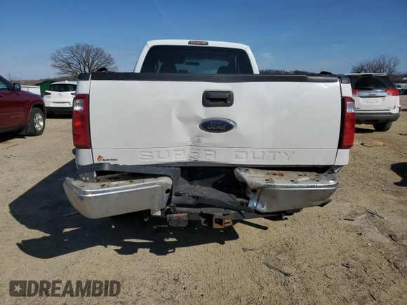 2010 Ford F-250 XL z VIN 1FTSX2BY1AEB41313, wystawiony jako Copart lot #48848615 z przebiegiem Nie podano mil oraz Szkody całkowita. Historia ofert i sprzedaży dostępna na DreamBid. Obrazek 6.