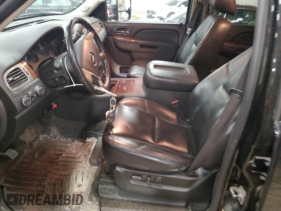 2010 Chevrolet Avalanche LTZ with VIN 3GNVKGE04AG187183, listed as a Copart auction lot 51828355 with 157,706 mi miles and Salvage title. Bid and sale history available at DreamBid. Image 7.