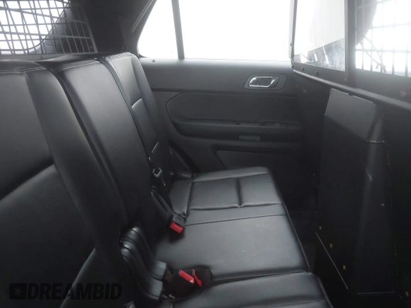 2016 Ford Police Interceptor Utility z VIN 1FM5K8AR5GGC67532, wystawiony jako IAAI lot #42183690 z przebiegiem 116 244 mil mil oraz . Historia ofert i sprzedaży dostępna na DreamBid. Obrazek 8.