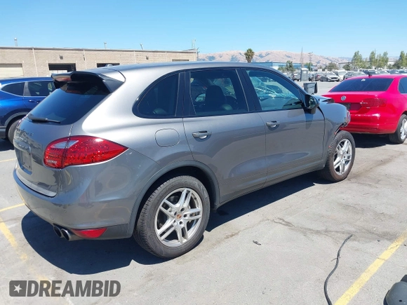 2014 Porsche Cayenne S с VIN WP1AB2A29ELA55755, выставлен на аукционе IAAI как лот 42653023 с пробегом 119 560 миль миль и . История ставок и продаж доступна на DreamBid. Изображение 4.